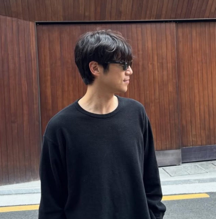 Jung Joon-won em foto do próprio Instagram