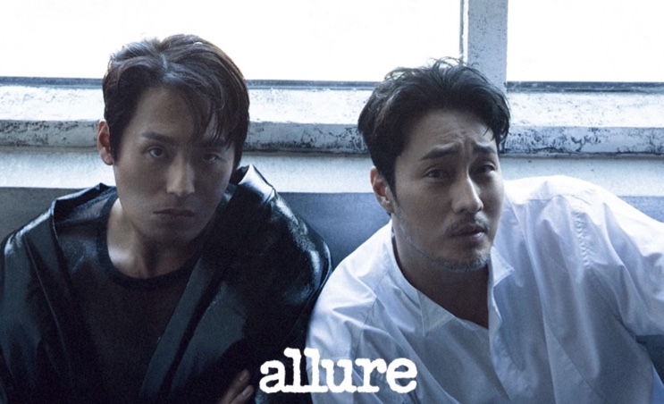 Choi Dae-hoon em ensaio da revista Allure, ao lado de outro ator