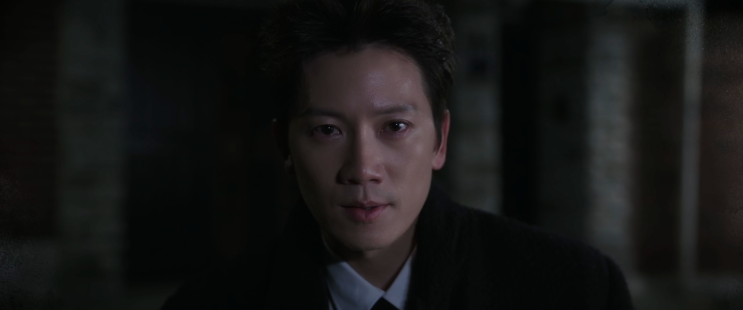 Park Hae-kang (Ji Sung) com expressão séria em The Apartment Job