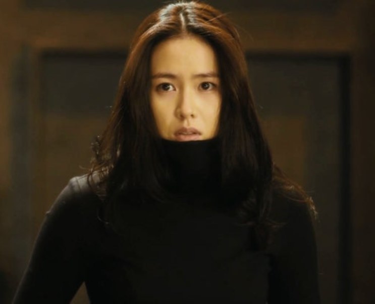Son Ye-jin em cena do filme Enfeitiçado
