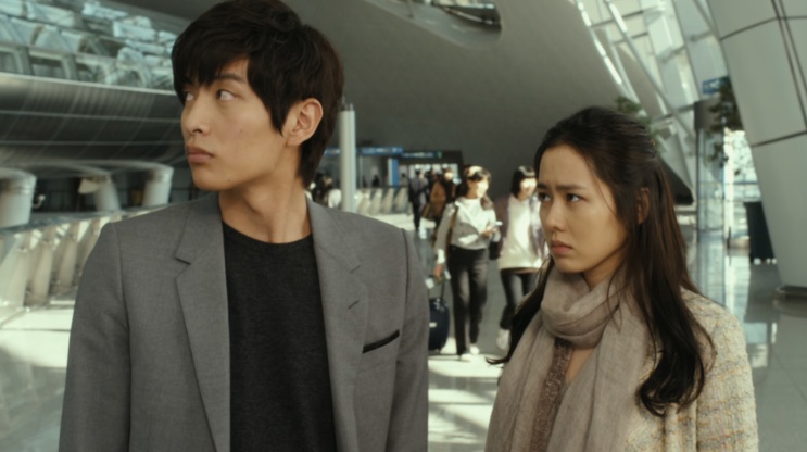 Jo-gu e Yeo-ri no aeroporto no filme