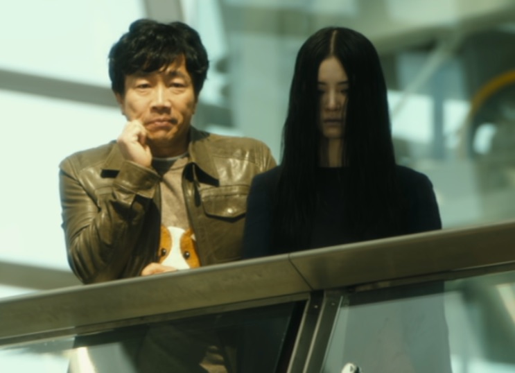 A fantasma Joo-hee de cabelo comprido no filme