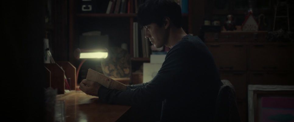 Woo-jin sozinho em casa em Be with You