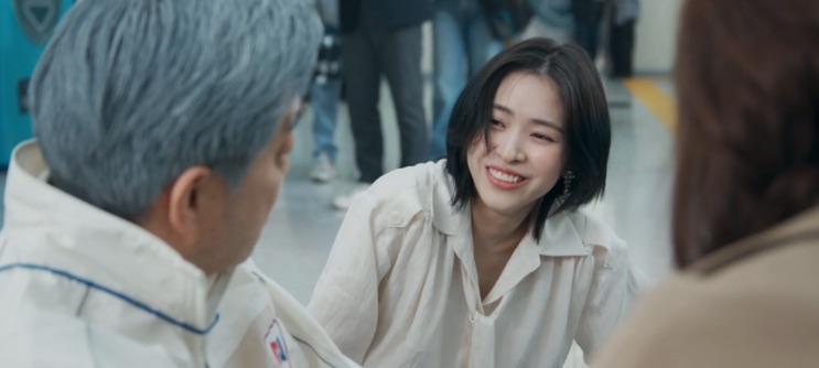 Kang Yong-ho sorrindo
