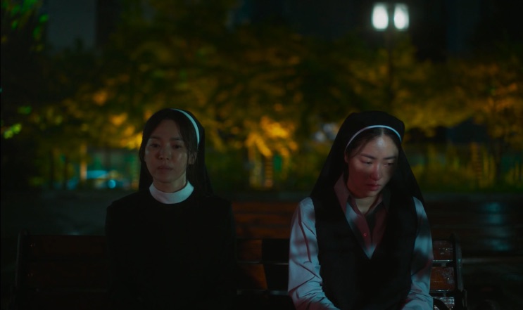 O padre Paulo, psiquiatra, em Dark Nuns