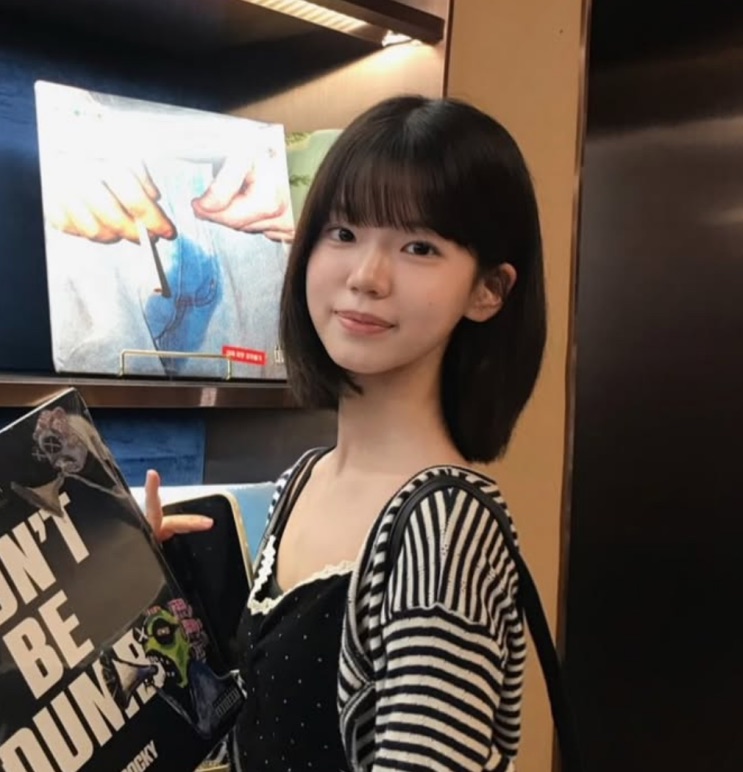 Do Young-seo em foto do próprio Instagram