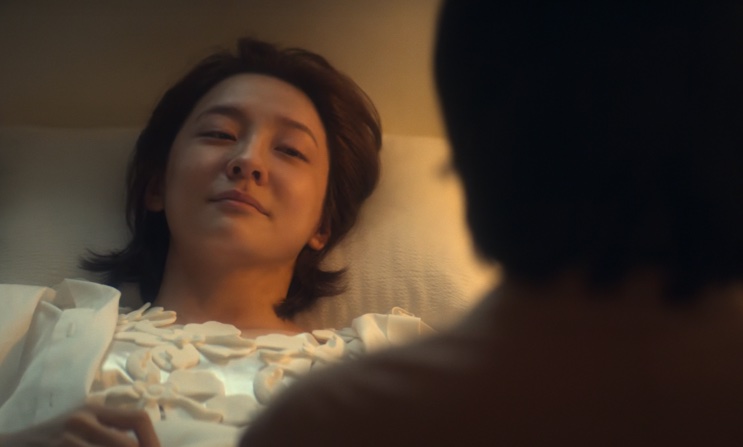 Eun-jung e Sang-yeon conversando