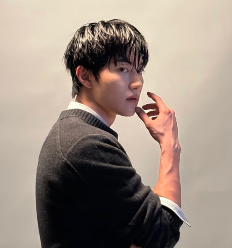 Kwak Dong-yeon atualmente, em foto de perfil