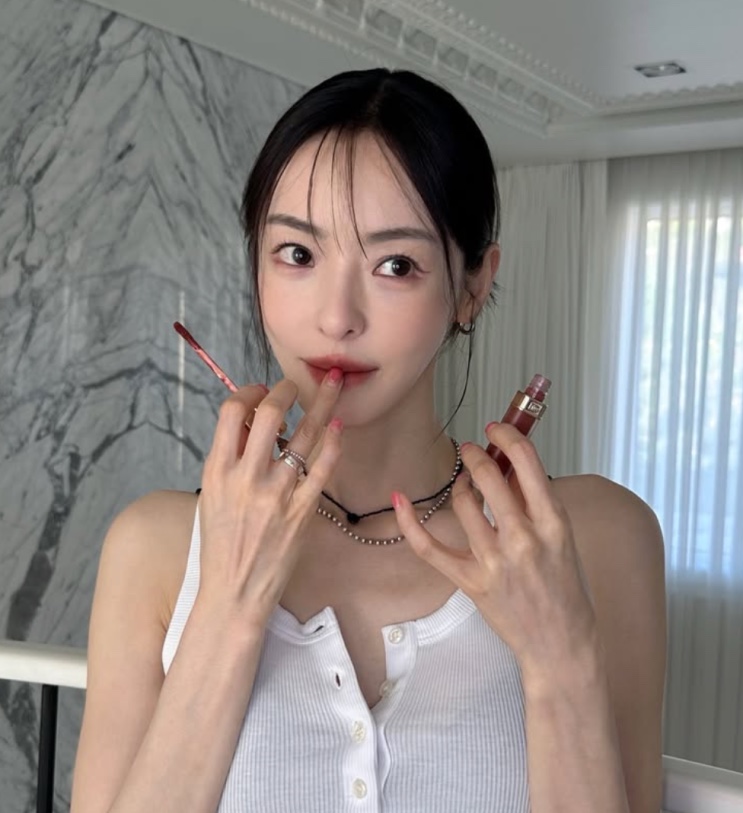 Lee Da-hee hoje, numa selfie