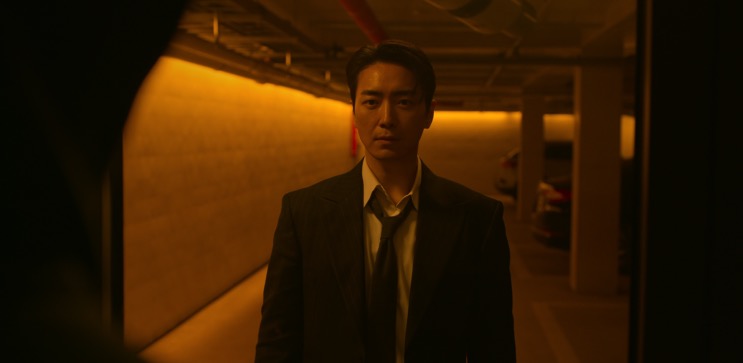 So Ji-sub em cena noir de Sem Piedade