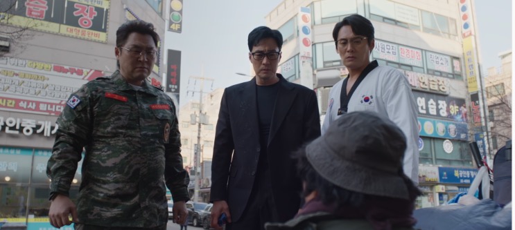 So Ji-sub em cena de rua de Agente Kim: Reativado