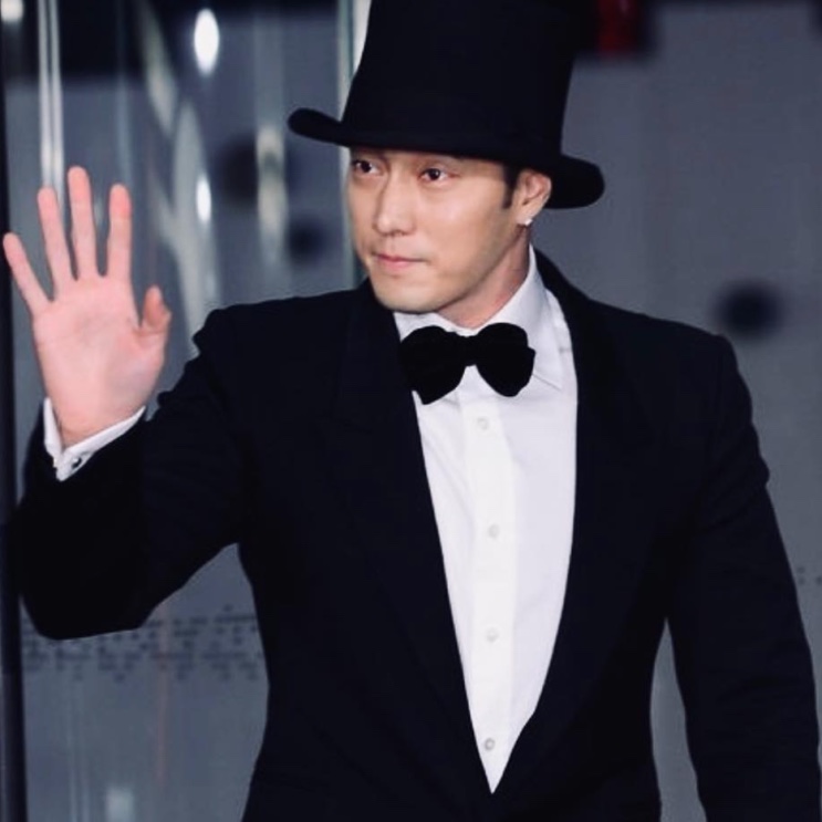 So Ji-sub e a mania de chapéu (e o lendário chapéu de mágico)