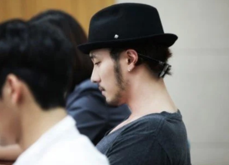 So Ji-sub de chapéu na leitura de roteiro de Master's Sun