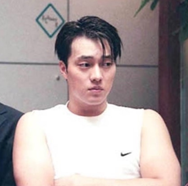 So Ji-sub jovem