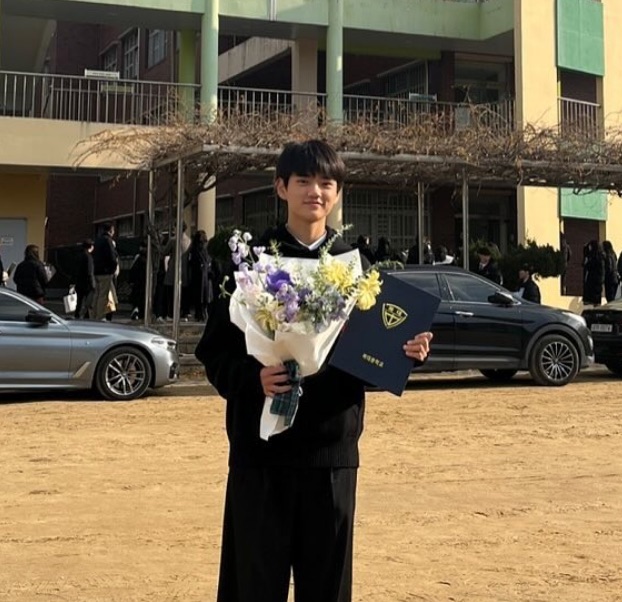 Kim Kang-hoon como Pil-gu