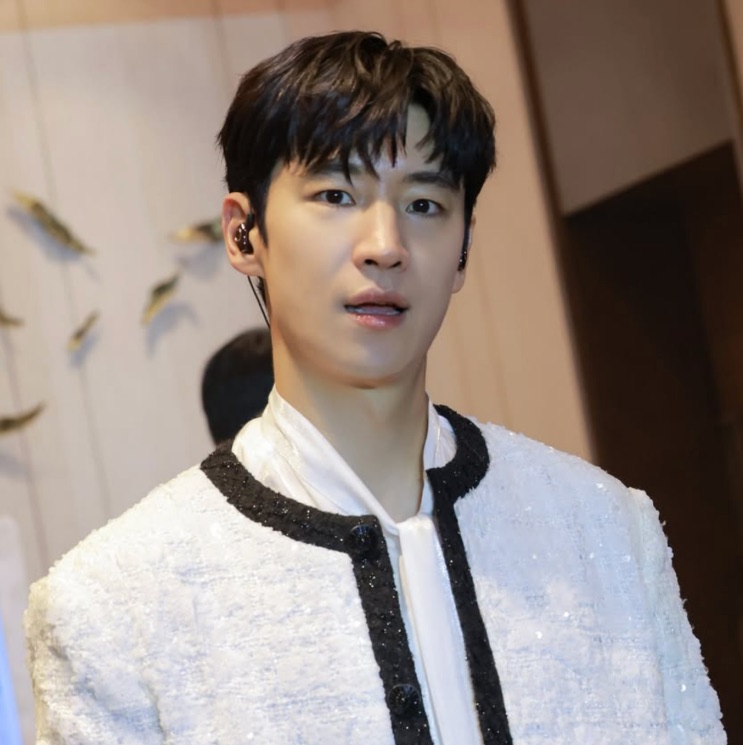 Lee Je-hoon em foto de divulgação