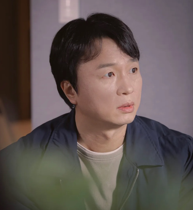 O ator Jeon Bae-soo, que fez o pai da Young-woo em Woo, Uma Advogada Extraordinária