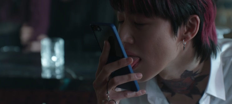 Shin Seong-ho ao telefone em Agente Kim: Reativado